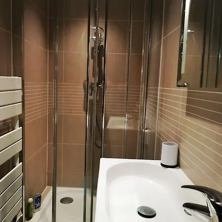 Apartment Charmant Studio Pour 2 A Paris